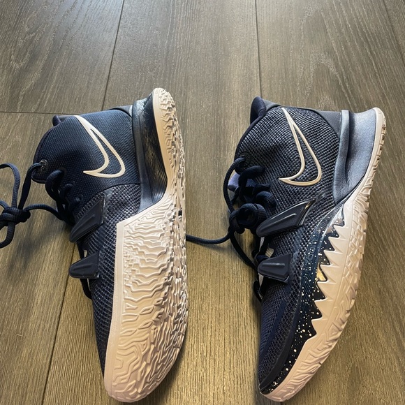 kyrie 7 basketball shoes white